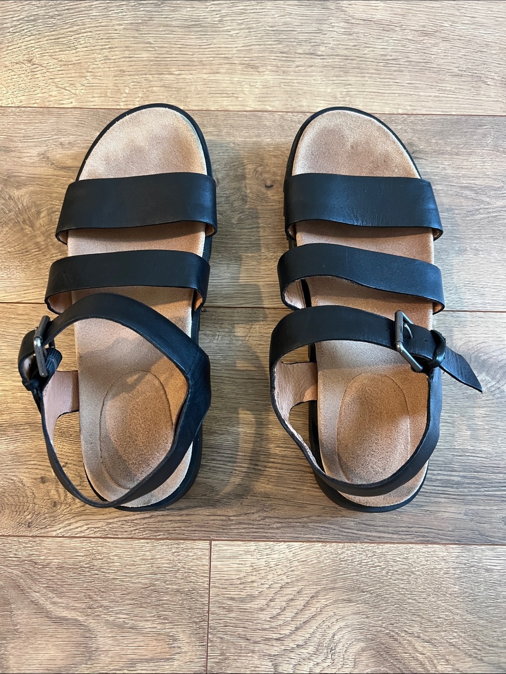 Madewell The Addie Sandals in black leather featuring a chunky lug sole 8.5 - Picture 2 of 6